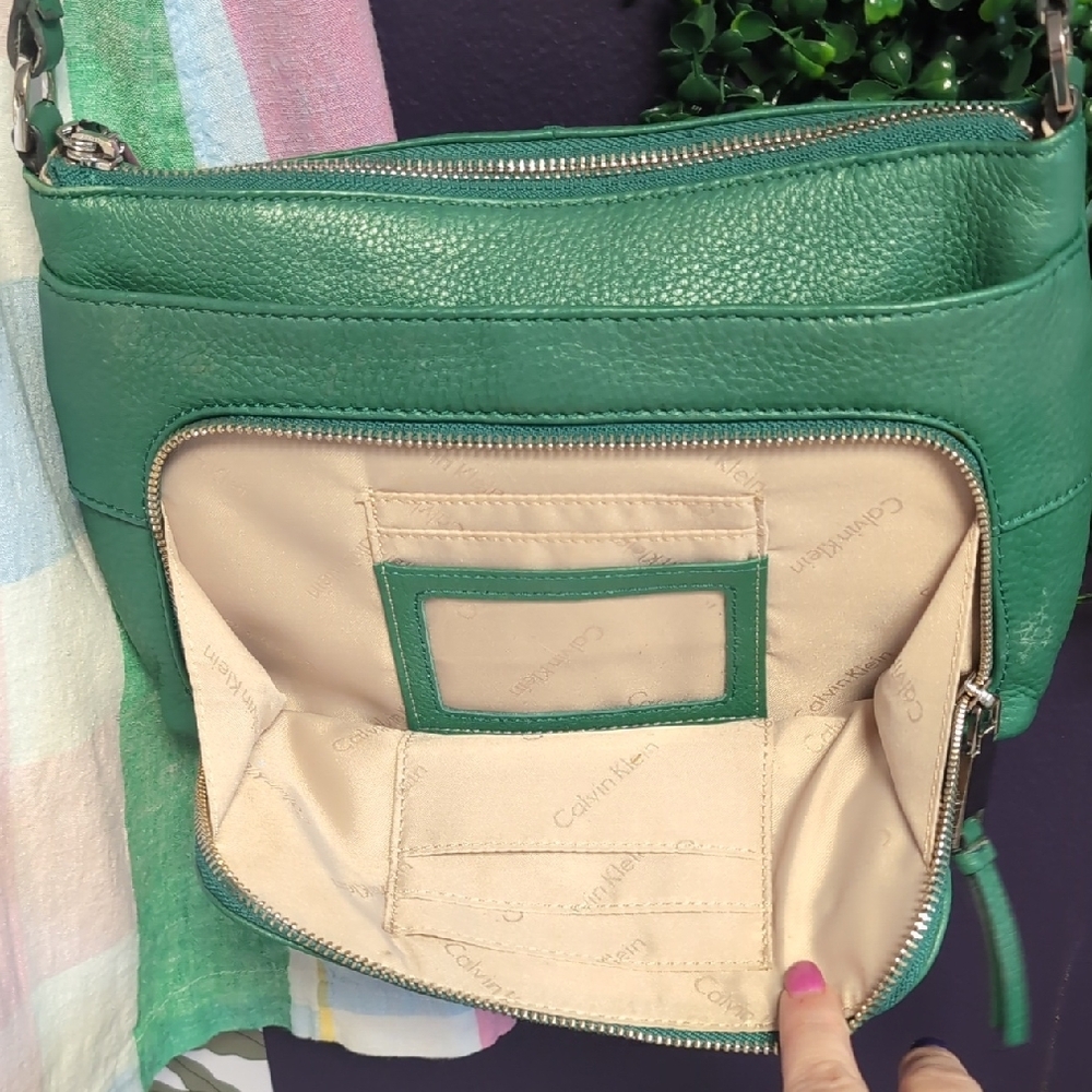 Soft Green Pebble Leather Crossbody By Calvin Klein - Picture 2 of 14